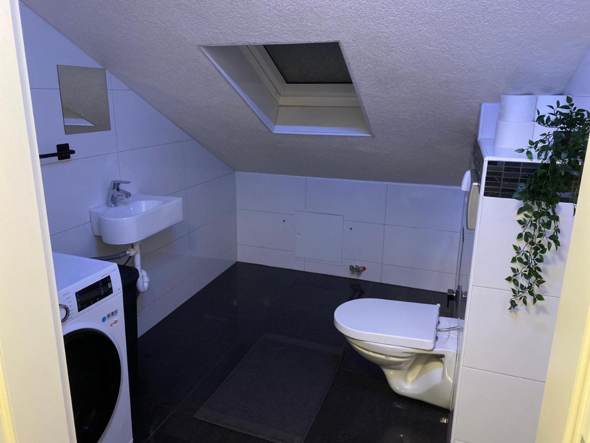 Deluxe Business Suite Mit Netflix Premium & Parkplatz, Zentral Zu Audi & Schwarz Gruppe With 2 Bedrooms 巴特腓特烈斯哈尔 外观 照片