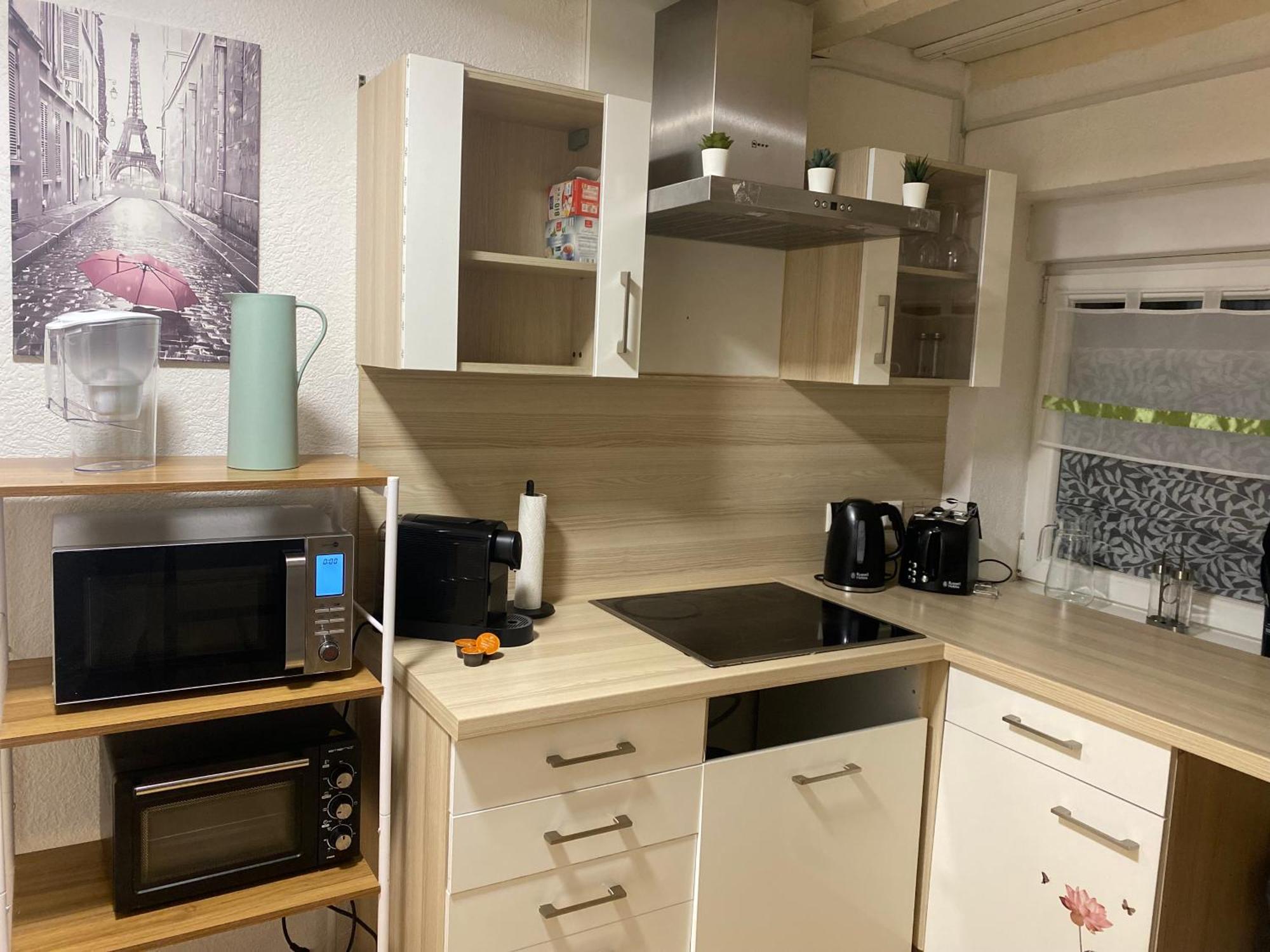 Deluxe Business Suite Mit Netflix Premium & Parkplatz, Zentral Zu Audi & Schwarz Gruppe With 2 Bedrooms 巴特腓特烈斯哈尔 外观 照片